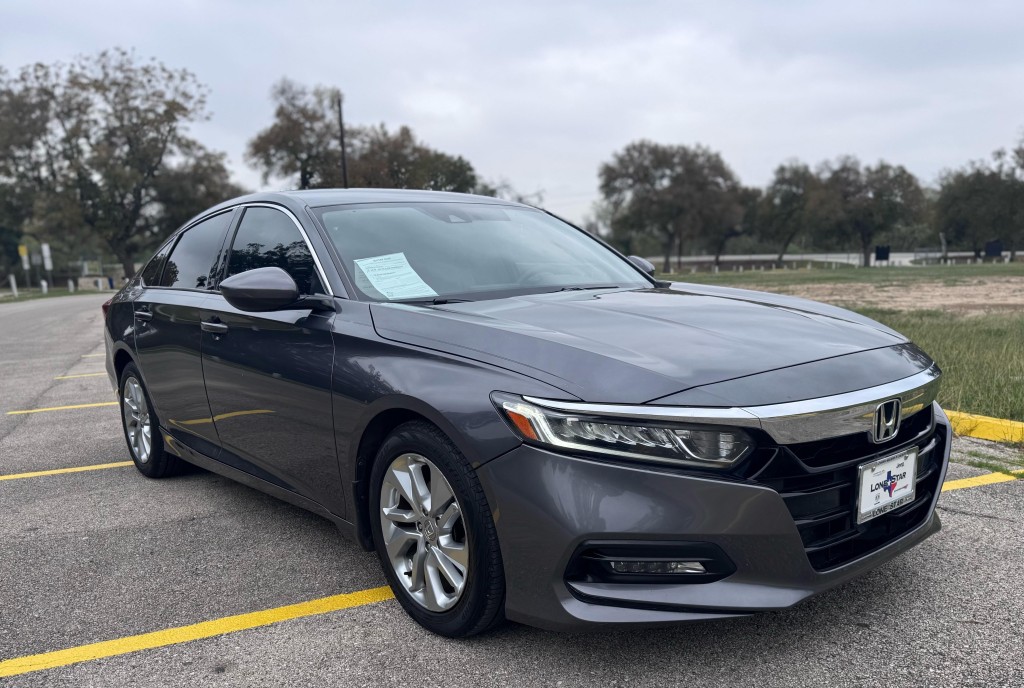 2019 Honda Accord LX photo 3