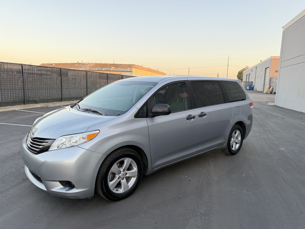 2012 Toyota Sienna