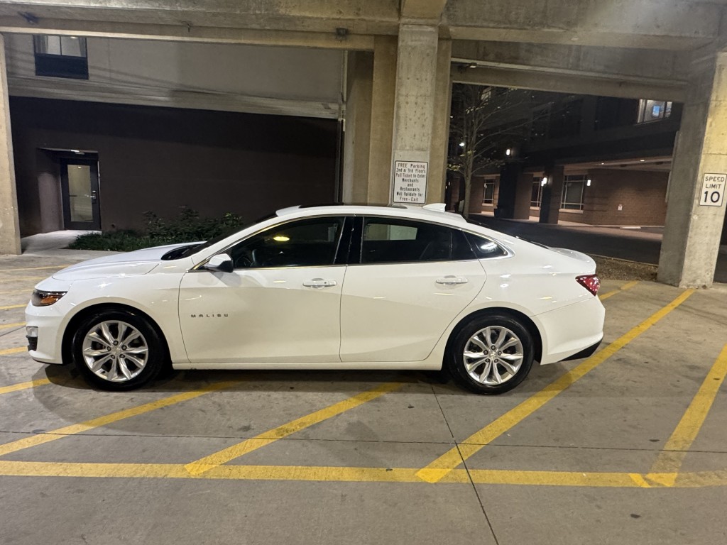 2021 Chevrolet Malibu 1LT photo 2