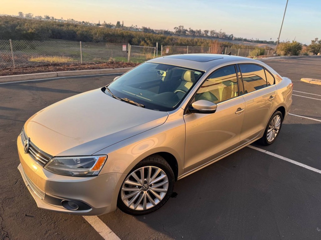 2013 Volkswagen Jetta SEL's photo