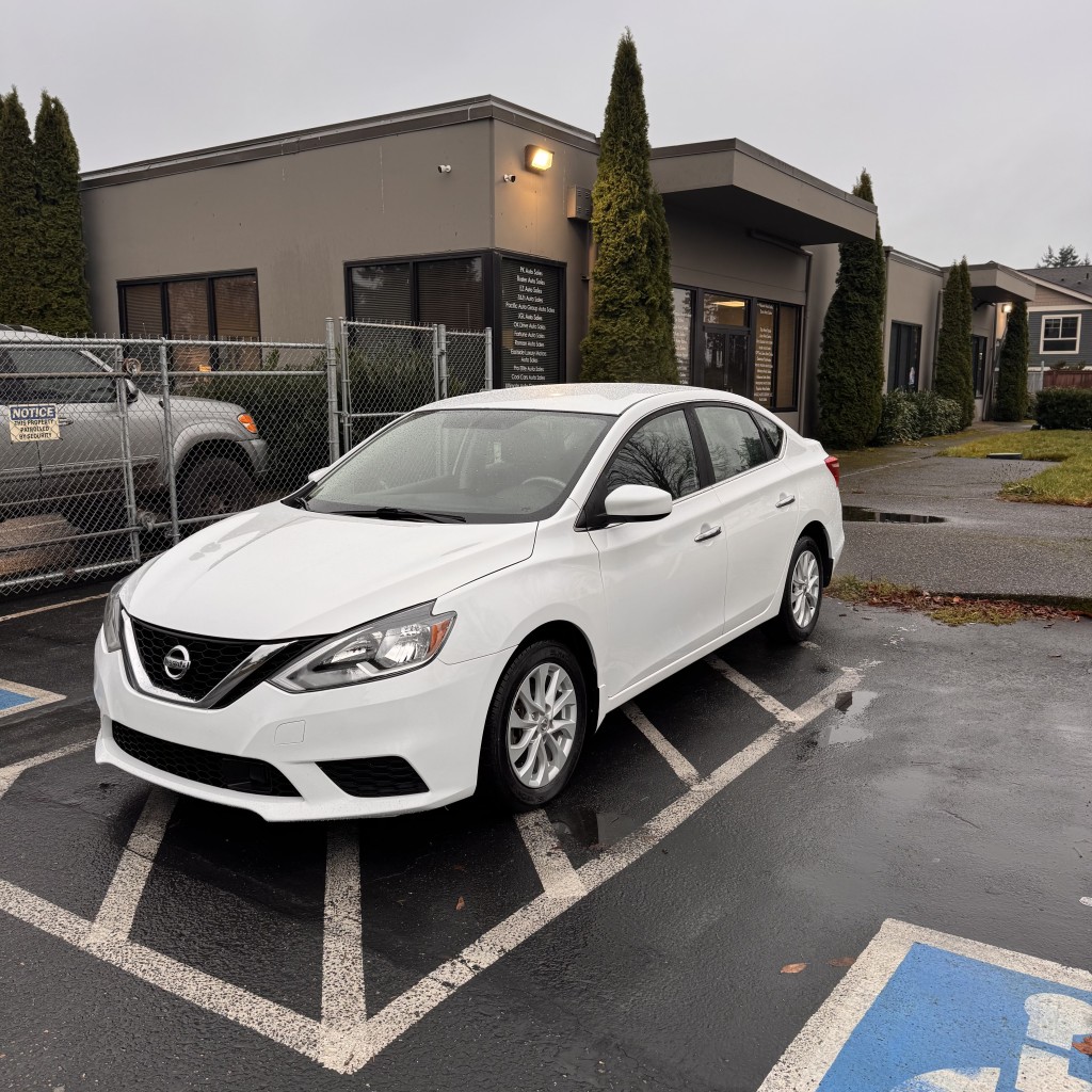 2018 Nissan Sentra SV's photo