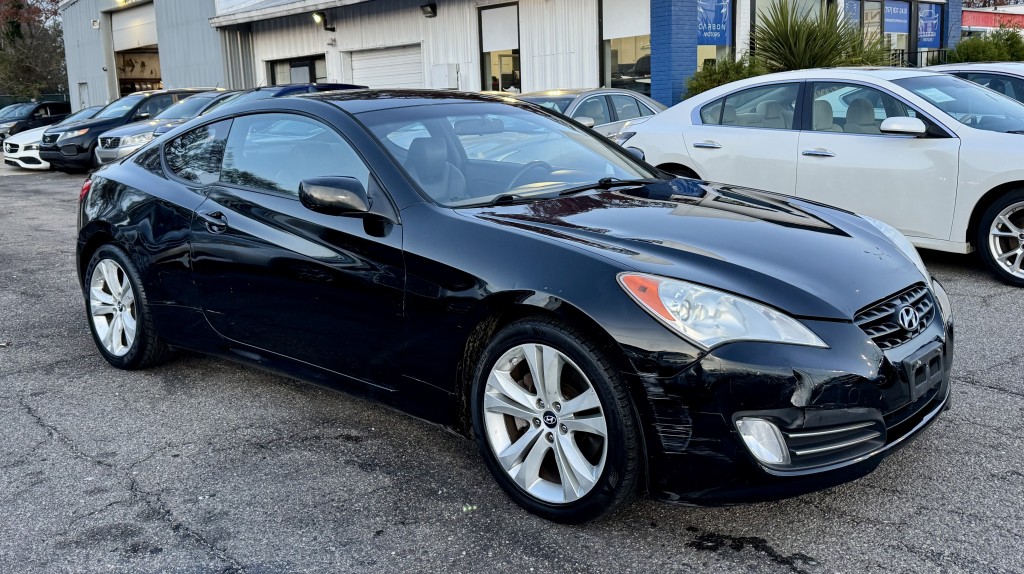 Hyundai Genesis Coupe 3.8 RWD