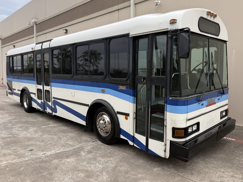 2000 Thomas Transit Bus