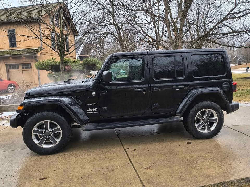 2019 Jeep Wrangler Unlimited Sahara photo 3