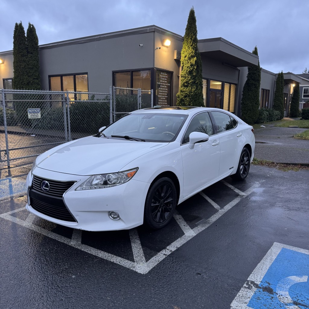 2014 Lexus ES 300h