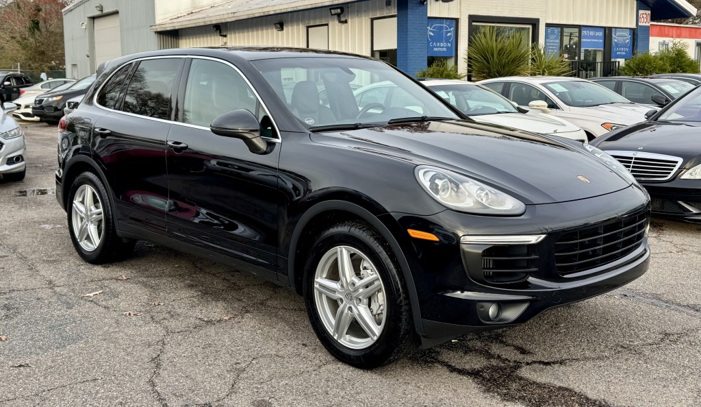 2015 Porsche Cayenne S's photo