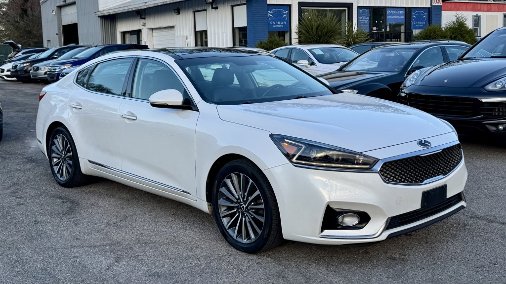 2017 KIA Cadenza