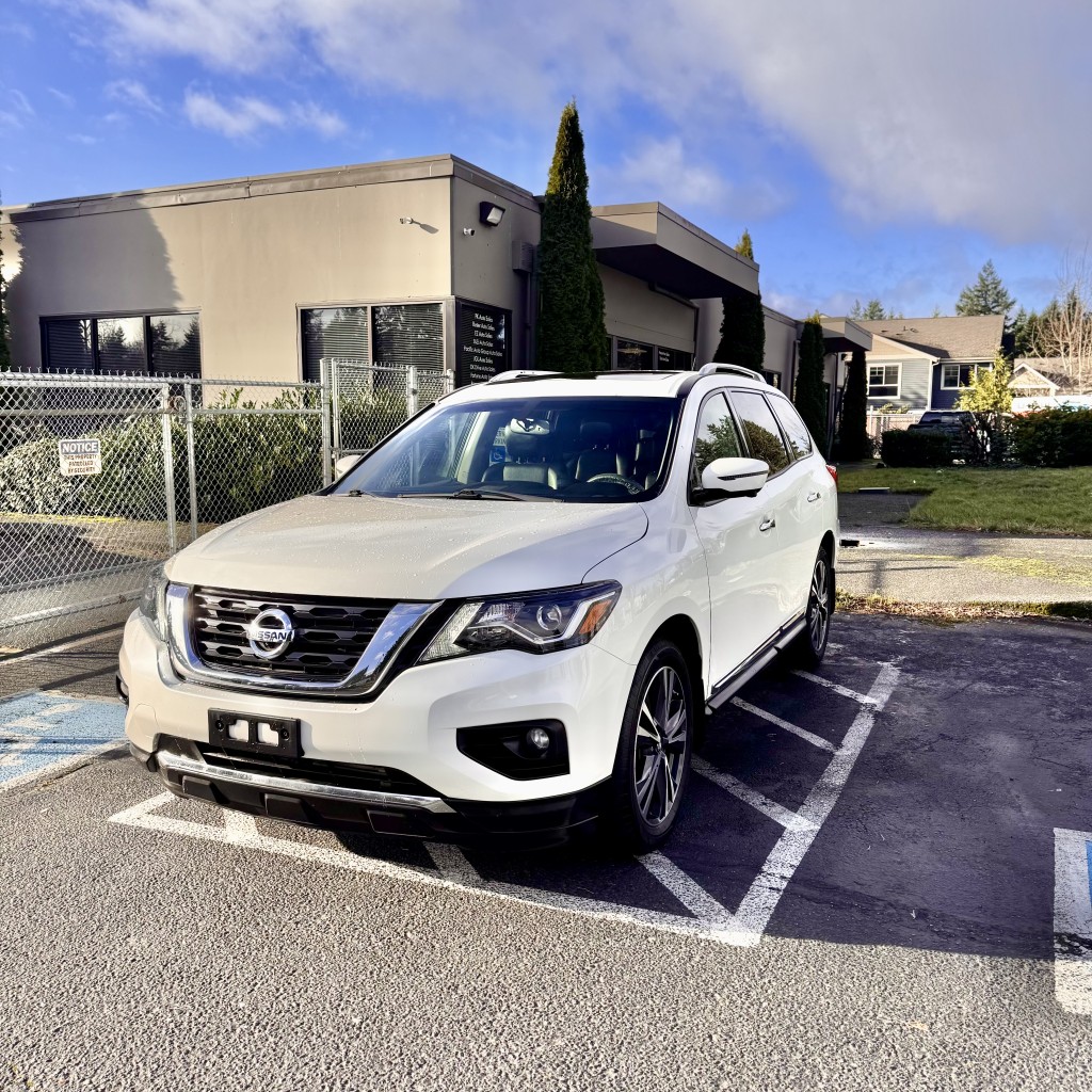 2017 Nissan Pathfinder SL