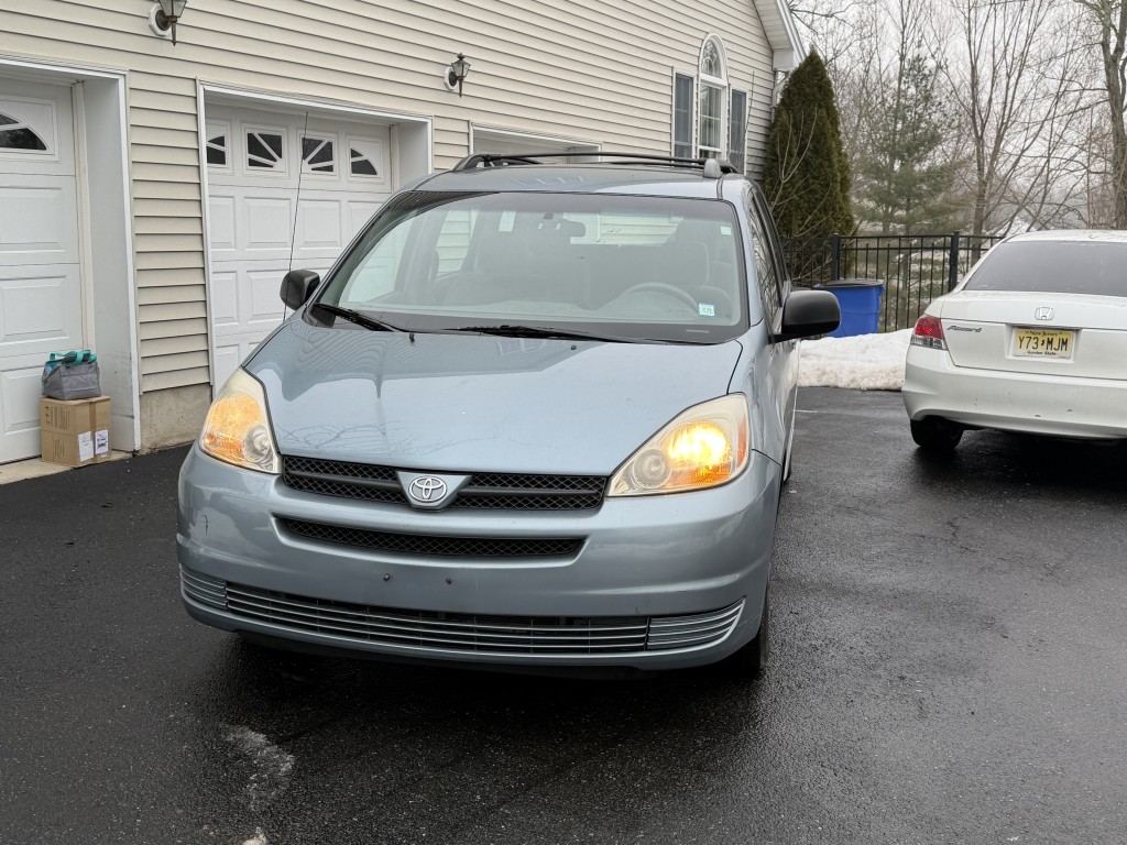 2005 Toyota Sienna CE