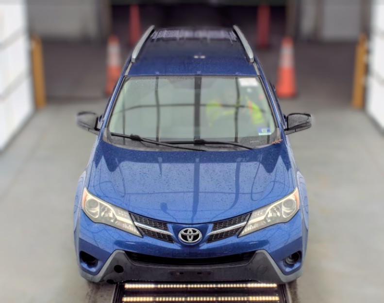 2014 Toyota RAV4 LE's photo