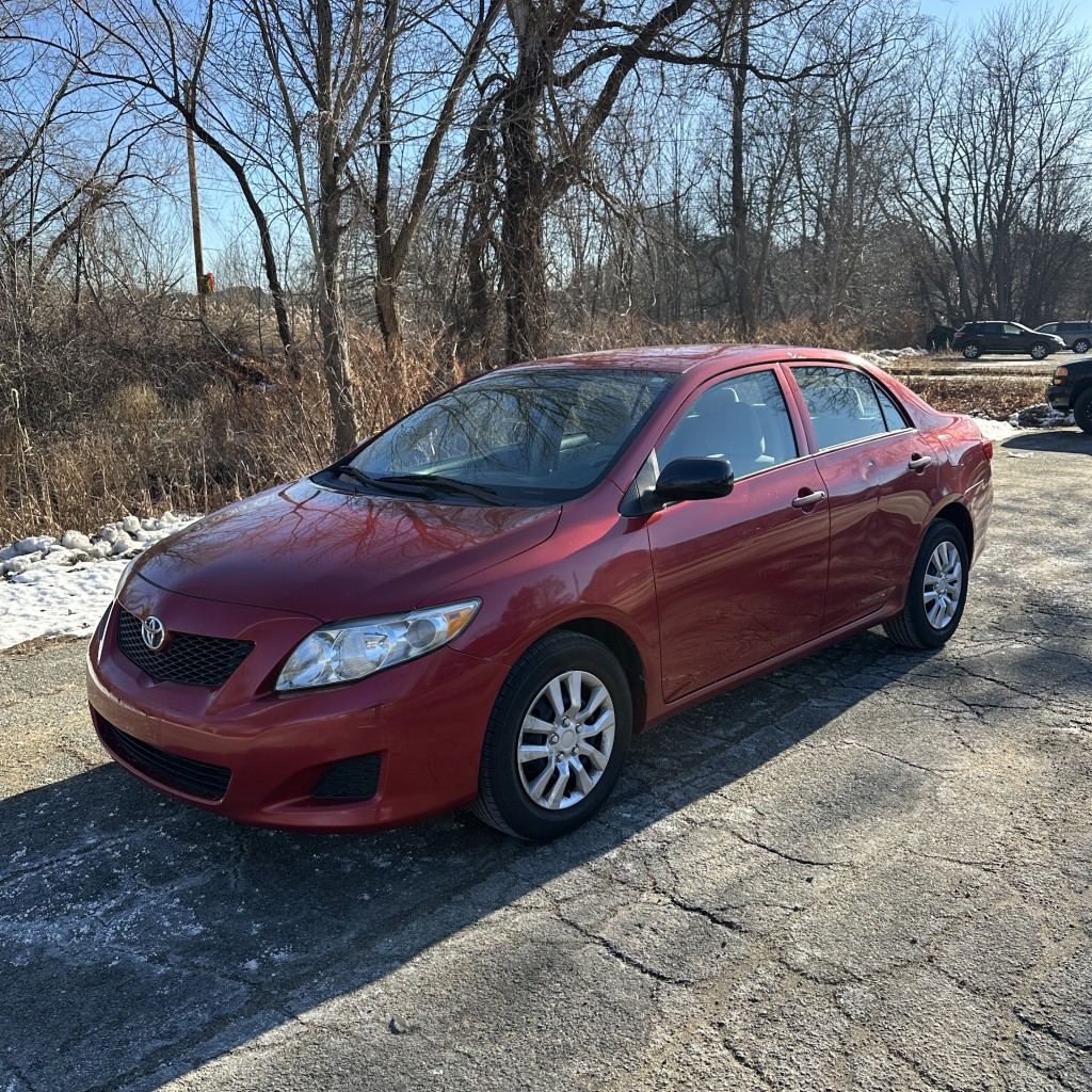 2010 Toyota Corolla LE's photo