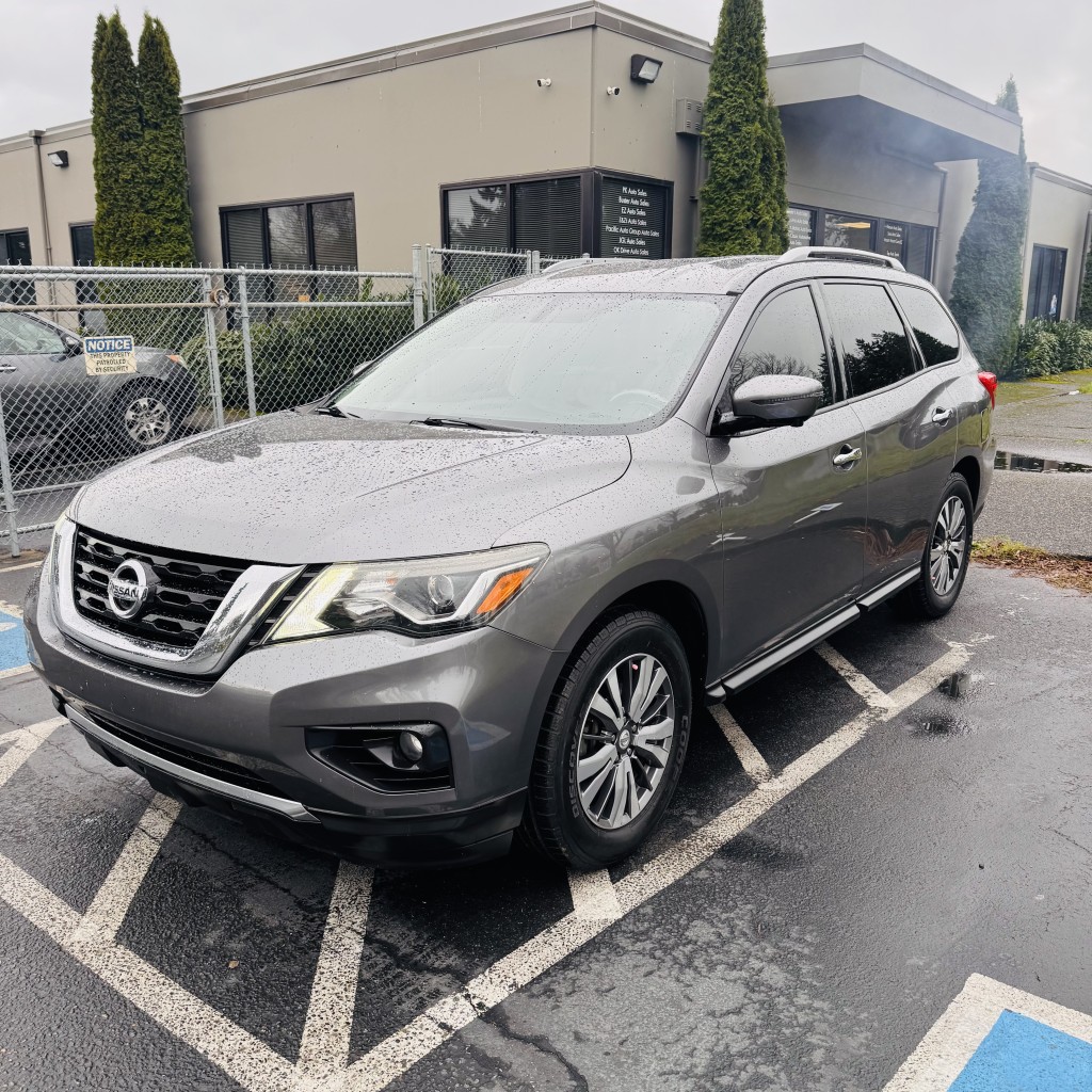 2017 Nissan Pathfinder SL