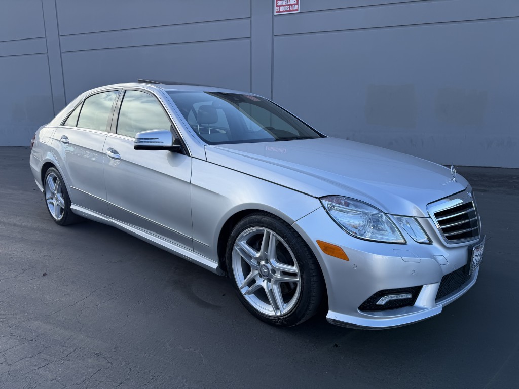 2011 Mercedes-Benz E-Class's photo