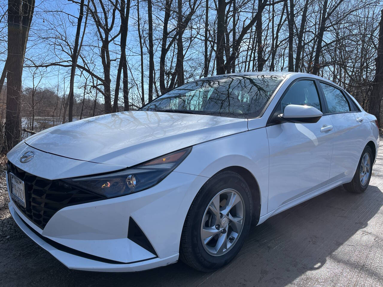 2021 Hyundai Elantra SE's photo