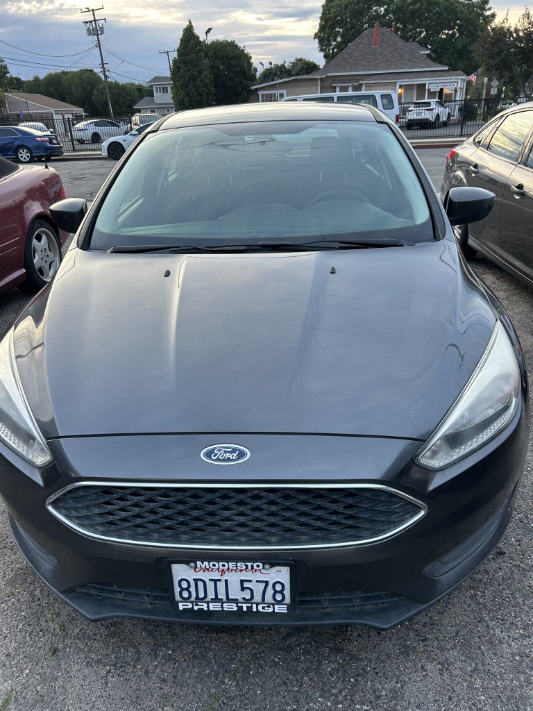 2018 Ford Focus SE's photo