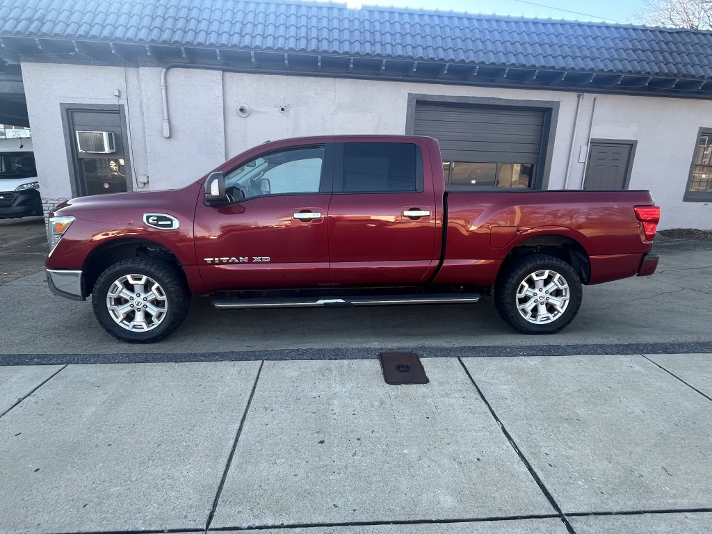 2019 Nissan Titan XD SV Crew Cab 4WD