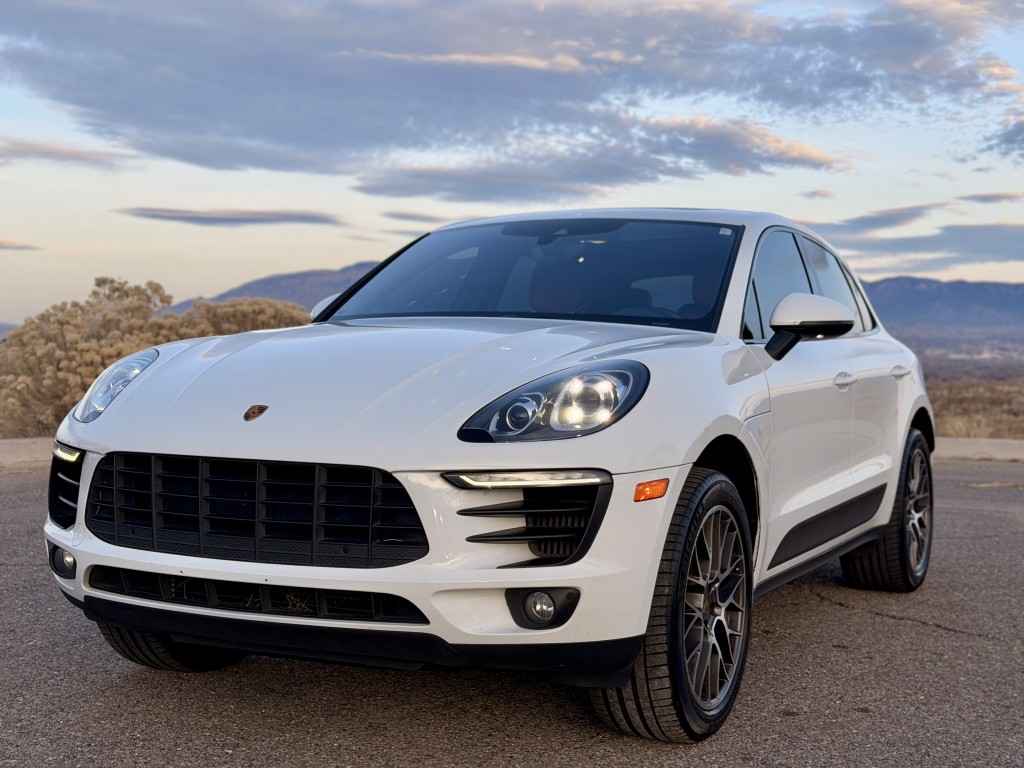 2017 Porsche Macan S's photo