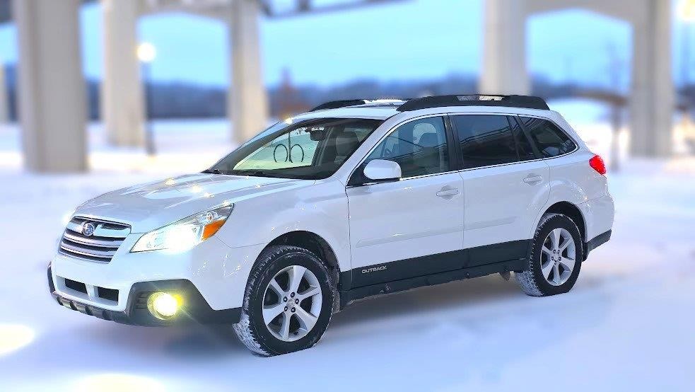 2013 Subaru Outback Limited's photo