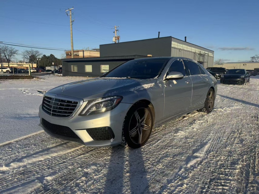 2015 Mercedes-Benz S-Class S63 AMG's photo