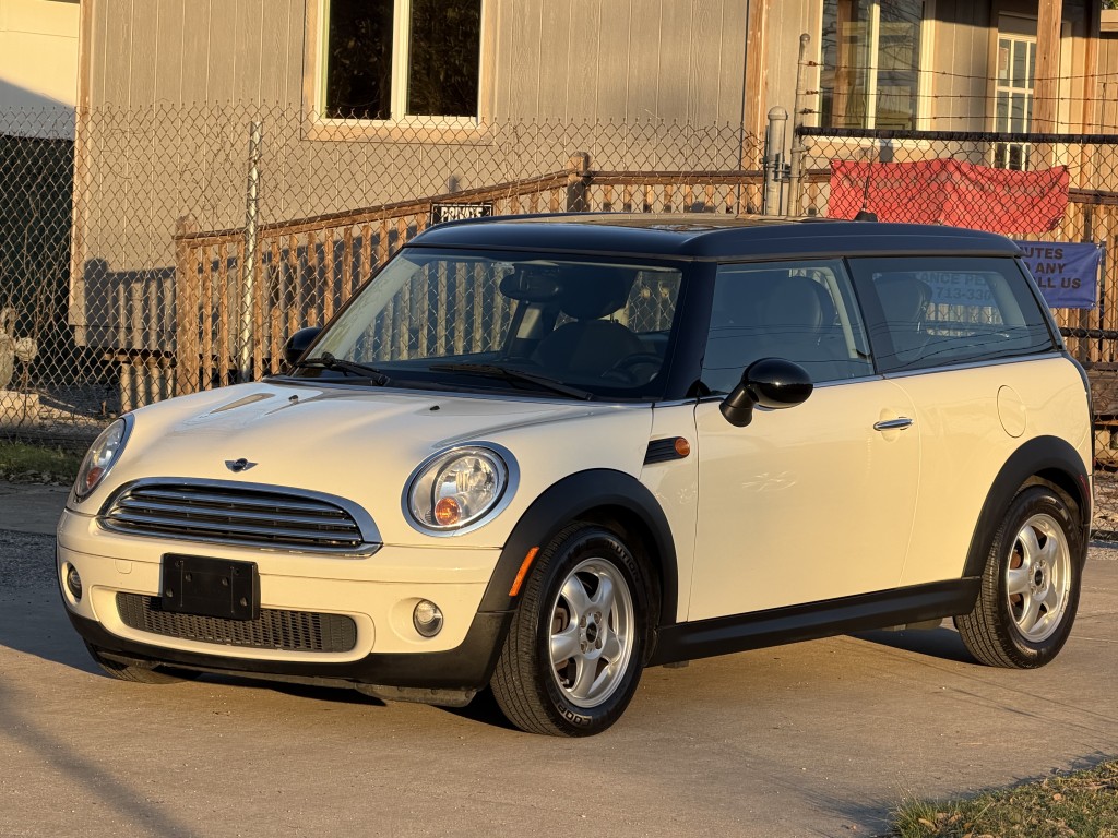2010 MINI Cooper Base's photo