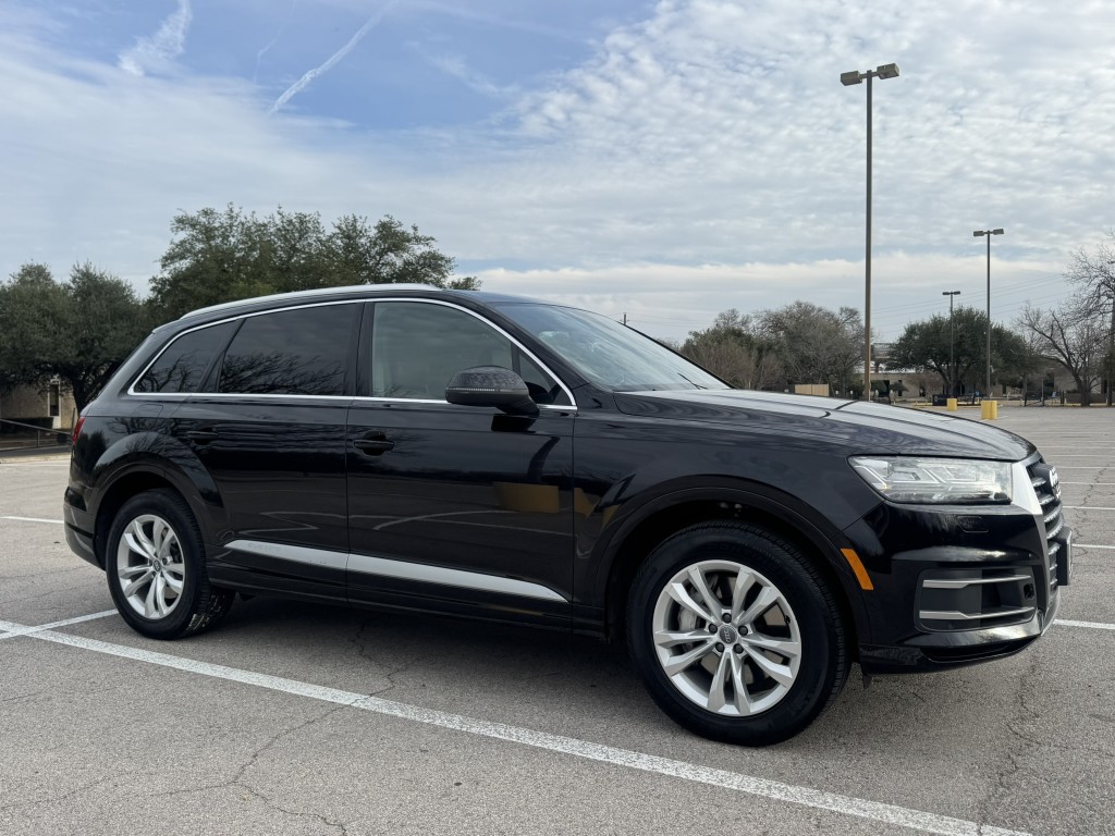 2017 Audi Q7 Premium Plus's photo