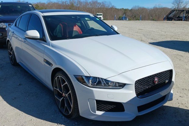 2019 JAGUAR XE