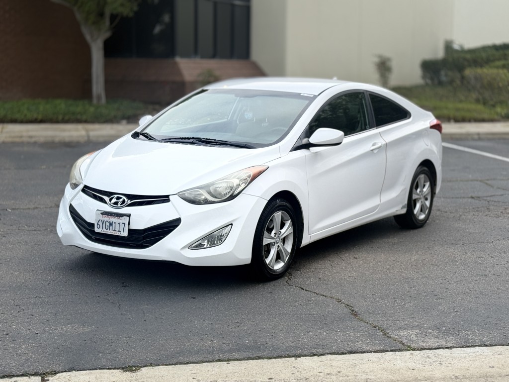 2013 Hyundai Elantra Coupe GS's photo