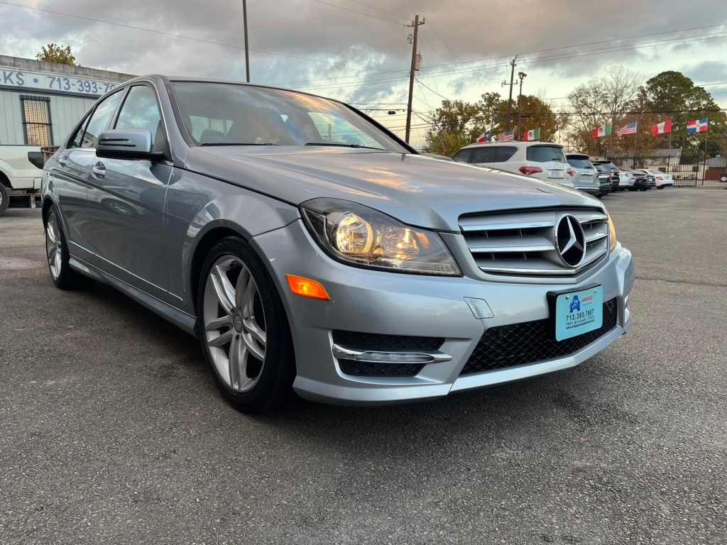 2013 MERCEDES-BENZ C-Class