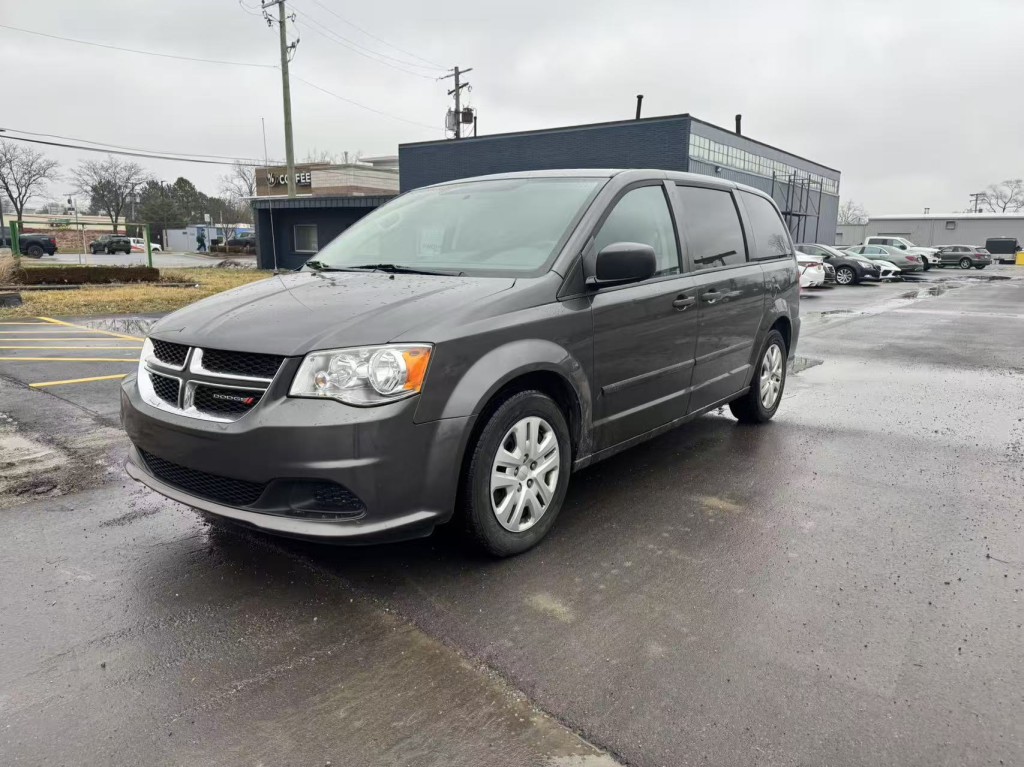 2016 Dodge Grand Caravan American Value Package's photo