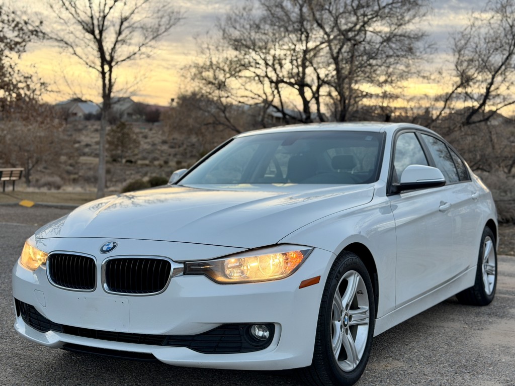 2014 BMW 3 Series 320i's photo