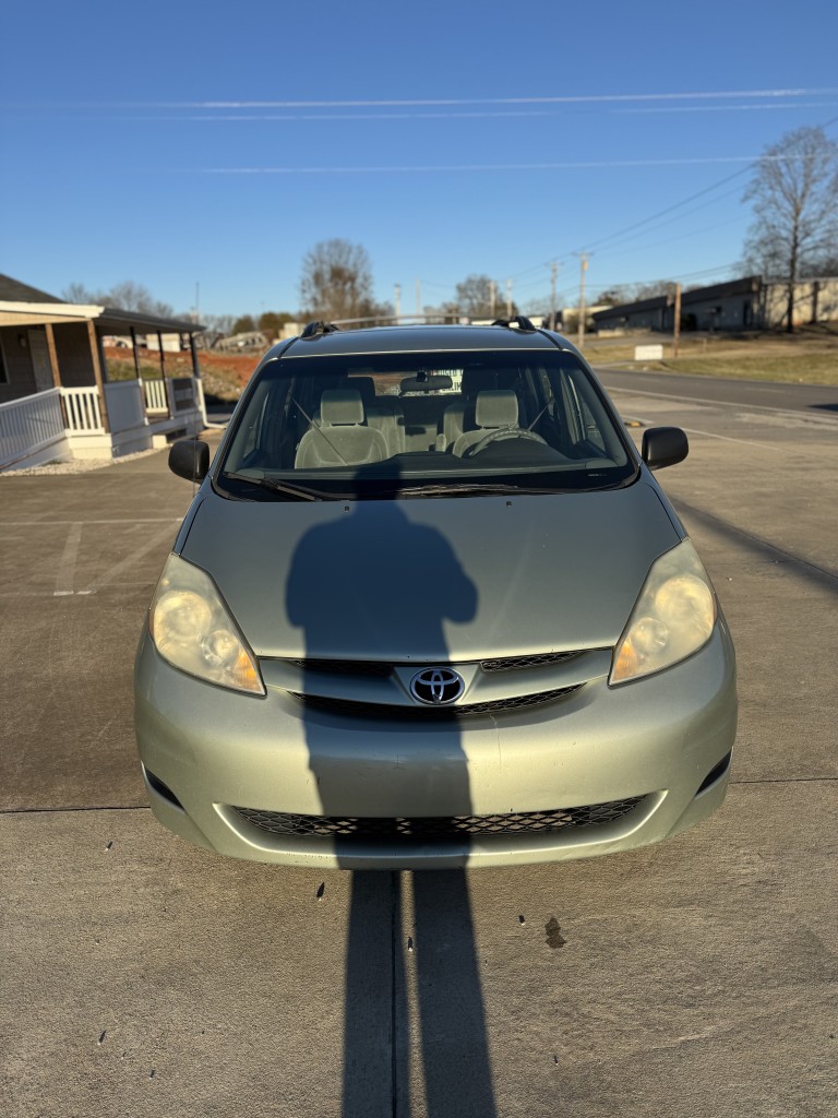2006 Toyota Sienna LE's photo