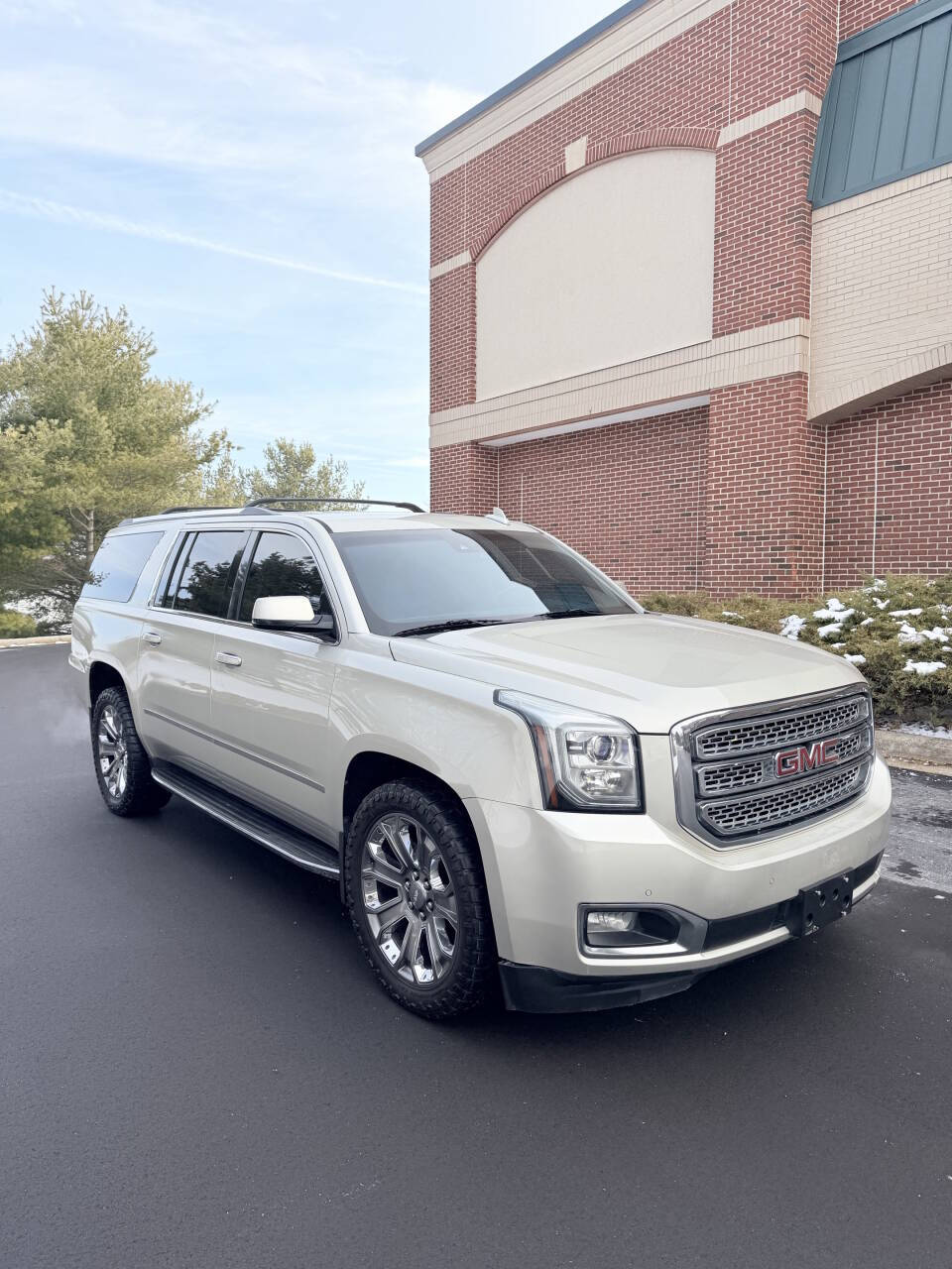2017 GMC Yukon SLT's photo