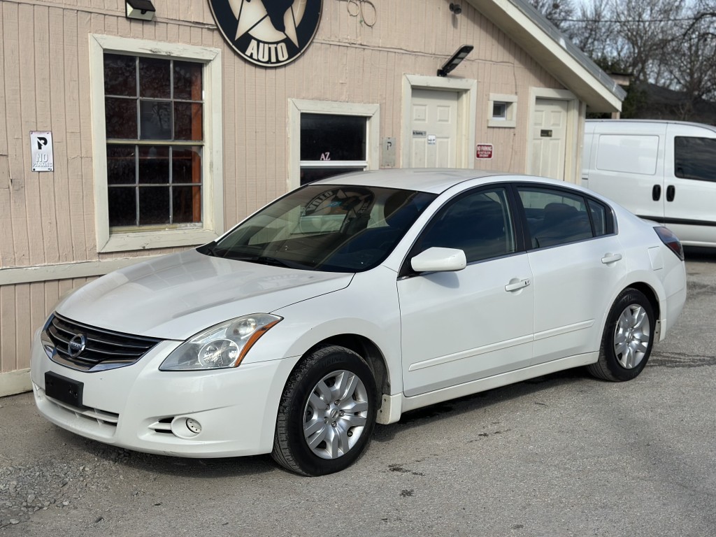 2012 Nissan Altima S's photo