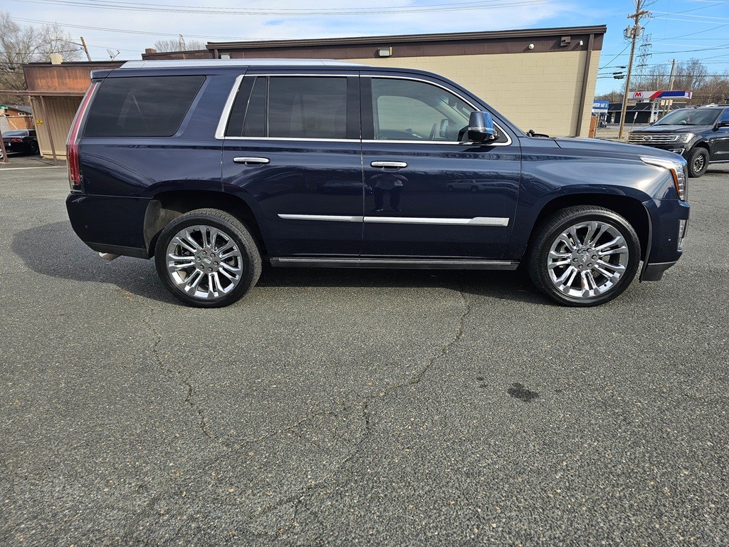 2018 Cadillac Escalade Premium Luxury's photo