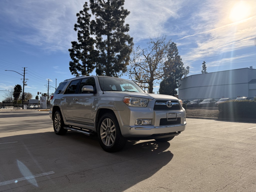 2010 Toyota 4Runner SR5's photo