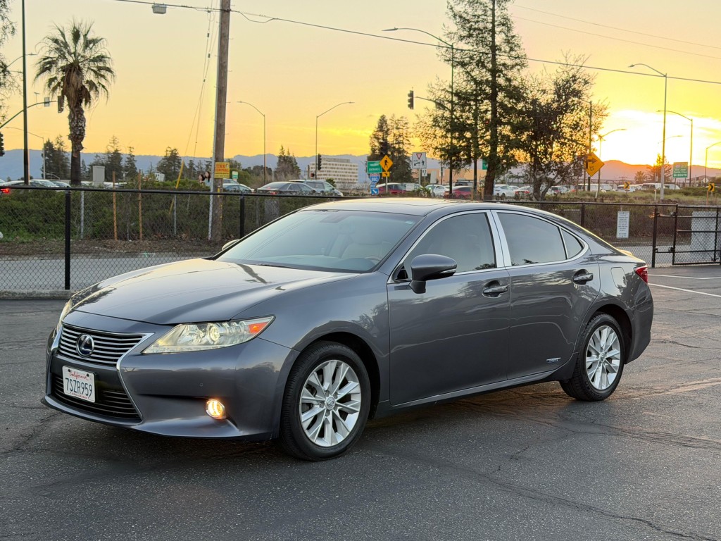 2013 Lexus ES 300h