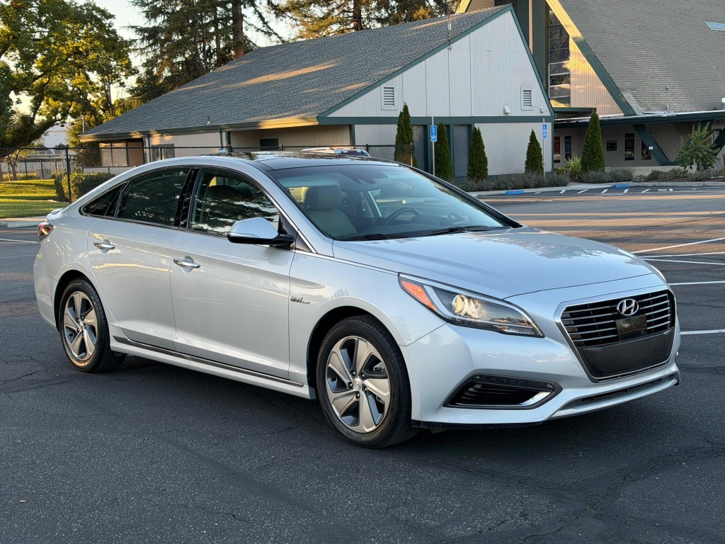 2017 Hyundai Sonata hybrid