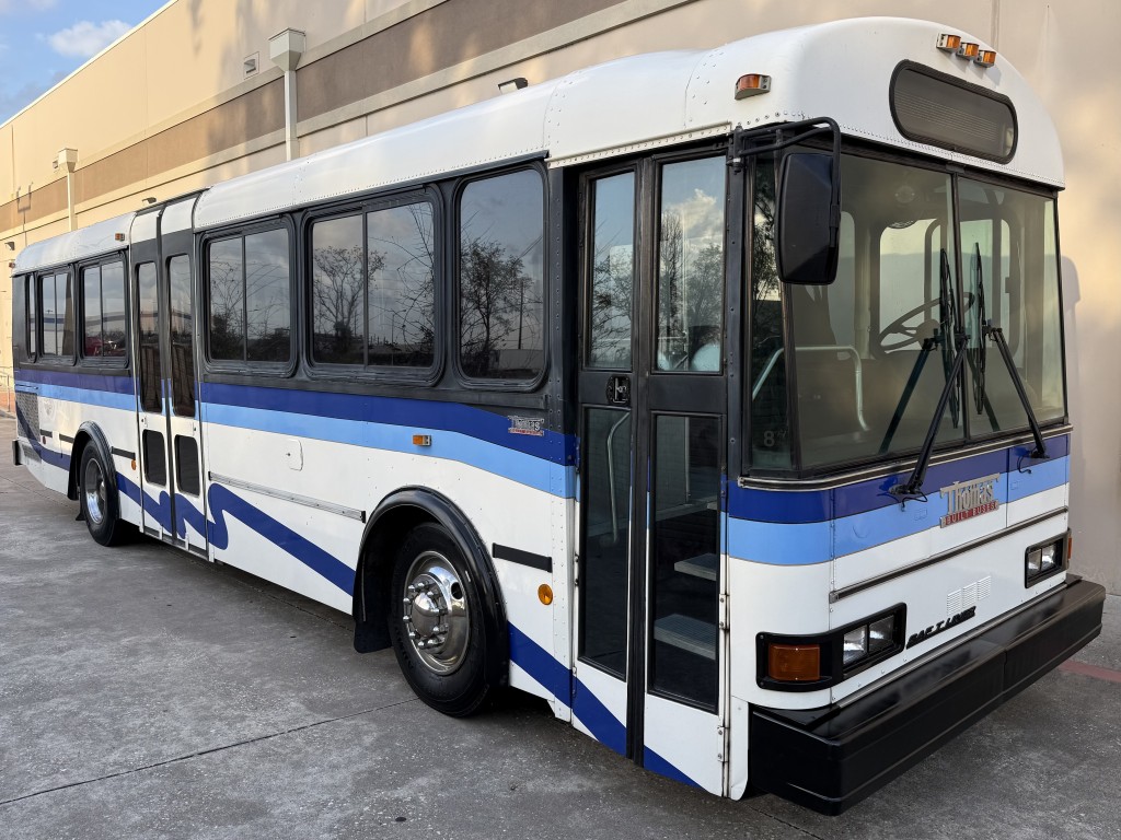 2000 Thomas Transit Bus