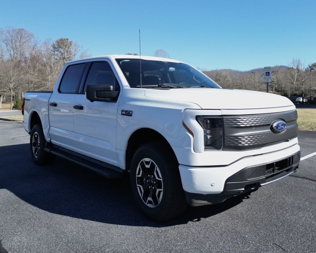 2023 Ford F-150 Lightning XLT
