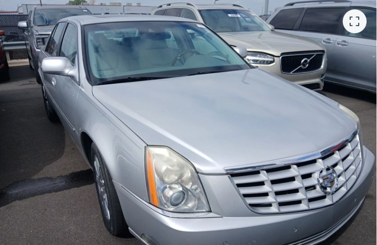 2010 CADILLAC DTS